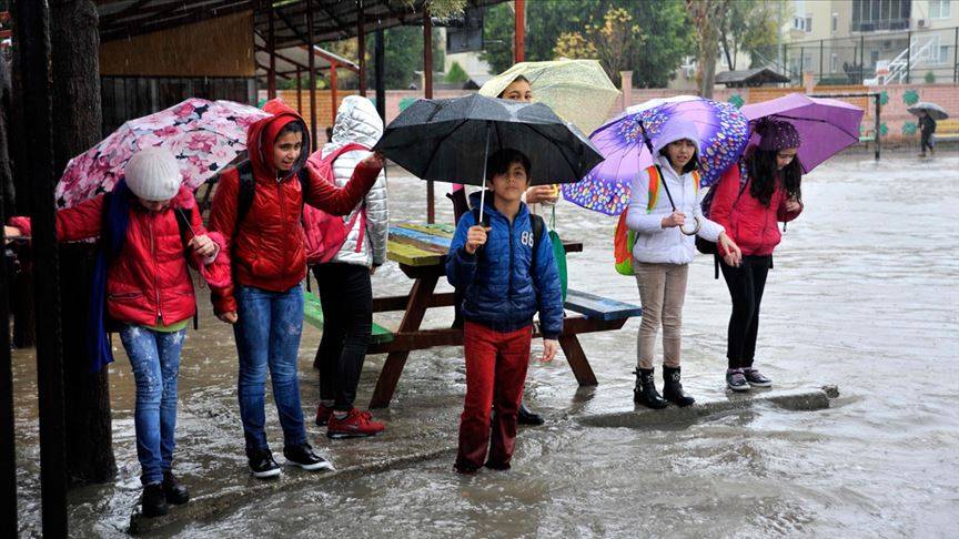 İstanbul’da sağanak alarmı: Saat 16.00’dan itibaren eğitime ara! 3